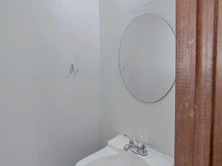608 N Janeway Ave — Photo 23