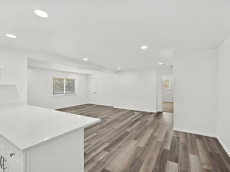 7182 N Van Decar Rd SE — Photo 15