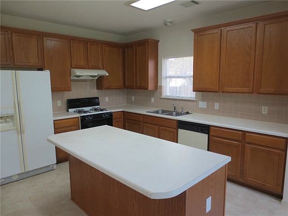 4th image of 3939 Whitey Ford Way