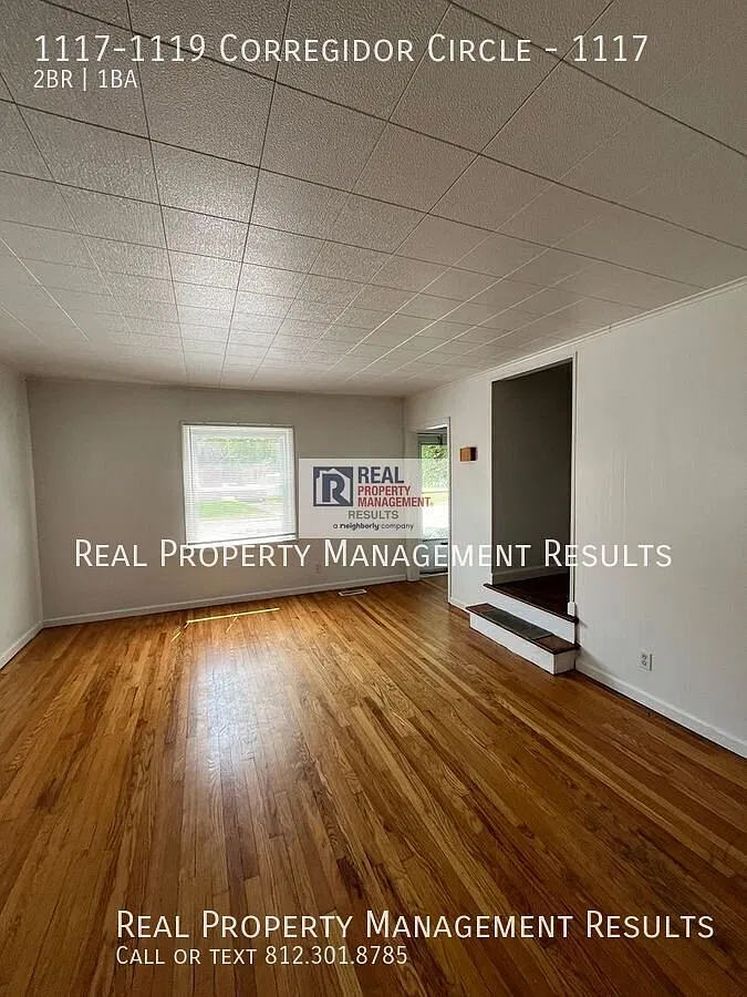 Bright & Spacious Duplex in a Convenient East Side Location — Photo 2