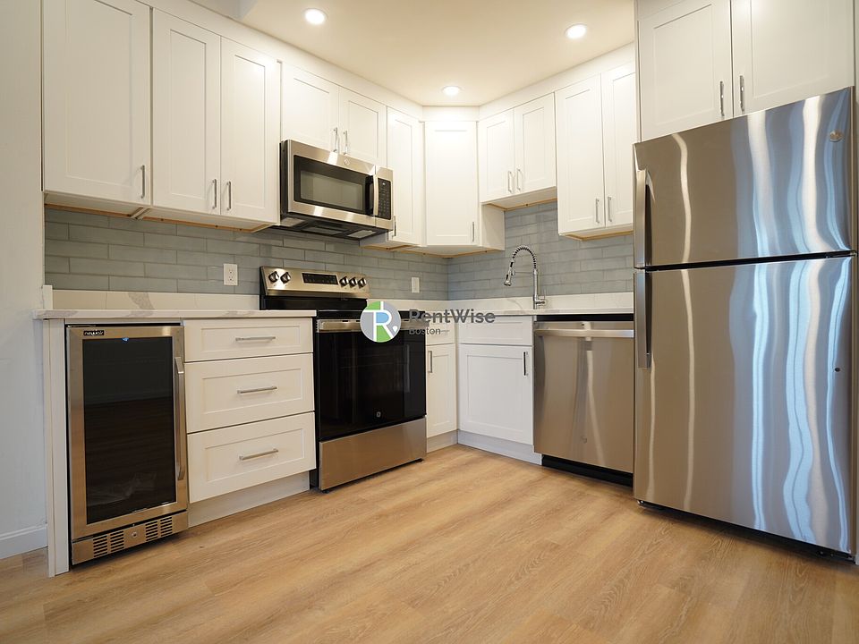 1st image of 521 Massachusetts Ave APT 6