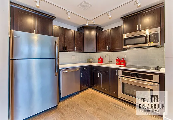 Rented by Compass | media 14