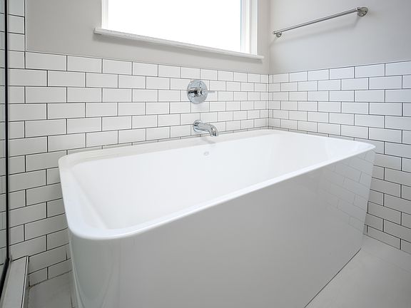 3rd image of 5916 NW 159th Cir