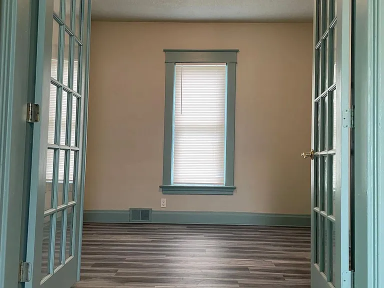 Smaller 4th bedroom or potential office