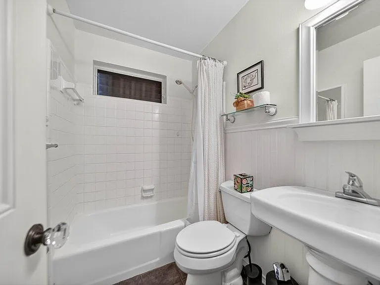 262 SE Monterey Ave — Photo 32