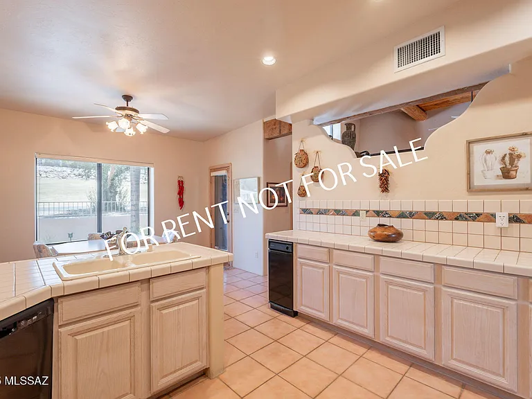 9876 N Ridge Shadow Pl — Photo 16