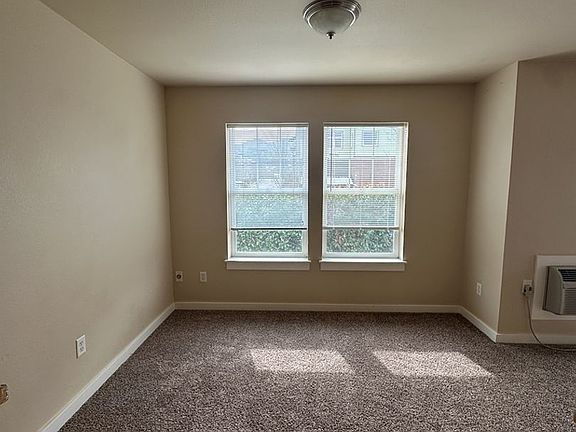 5th image of 2222 McCall Dr