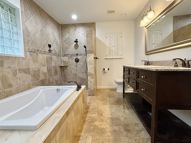 729 Camelot Ln — Photo 15