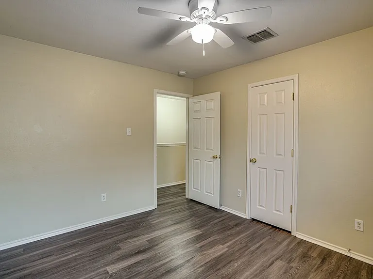 9405 Rowlands Sayle Rd — Photo 12