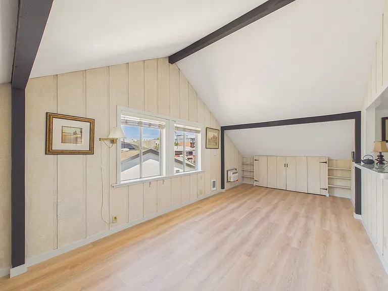 2430 Webster St — Photo 11