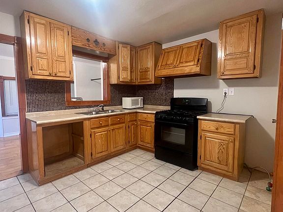 5th image of 111 W Highland Ave