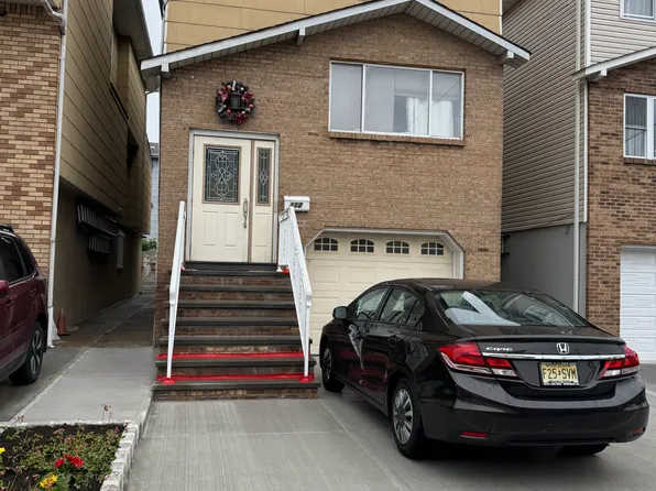 112 S 5th St Floor 2, Harrison, NJ 07029