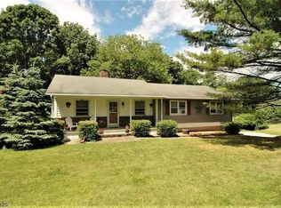 24 Deerfield Dr, Franklin, NJ 07416