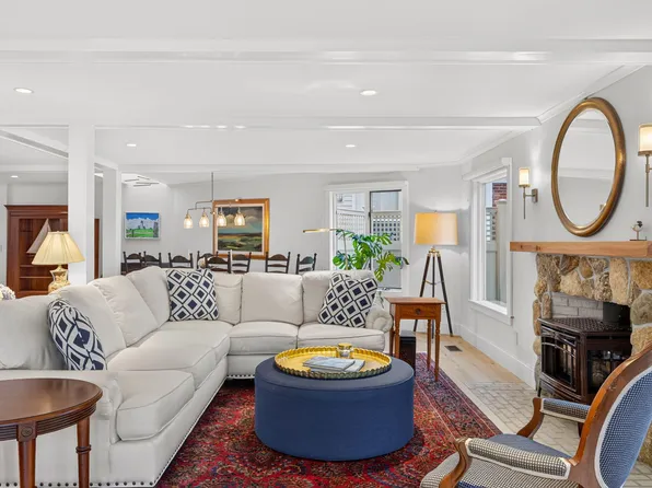 1114 Orleans Road APT 8, North Chatham, MA 02650