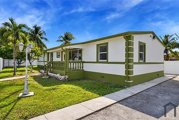 3 bed, 1250 sqft, $3,200 — Photo 2