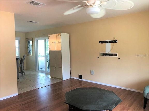 5th image of 4372 Tollefson Ave