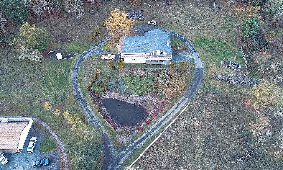 2nd image of 1061 Black Oak Dr
