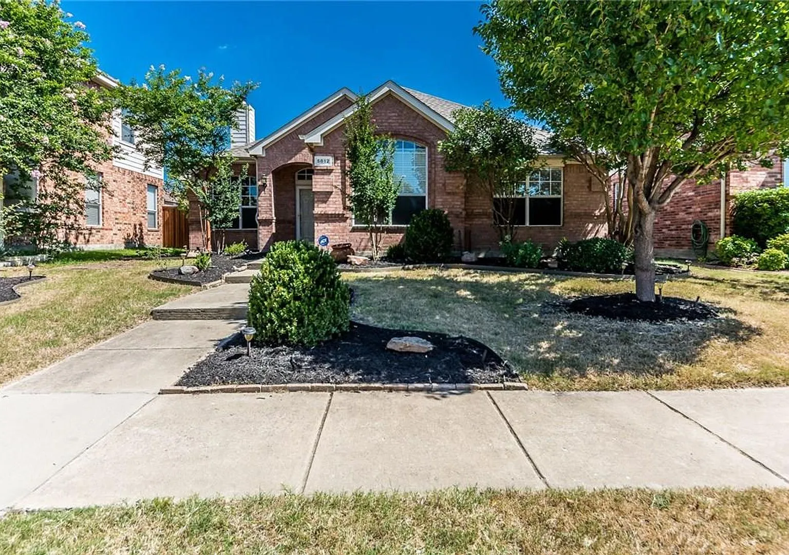 Beautiful Cozy One-Story Home! — Photo 1