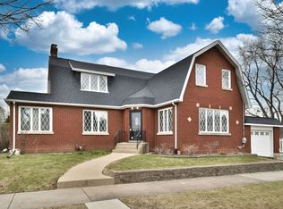 421 S Berkley Ave, Elmhurst, IL 60126