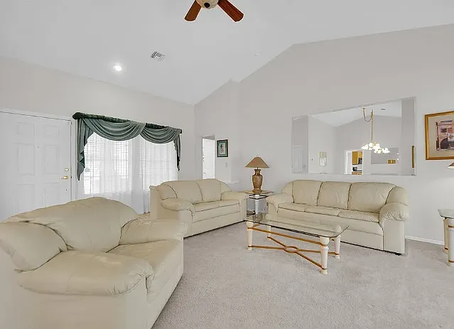 2912 S Redondo Blvd #2 — Photo 4