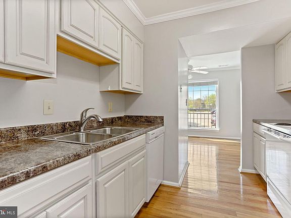 5th image of 6539 China Grove Ct