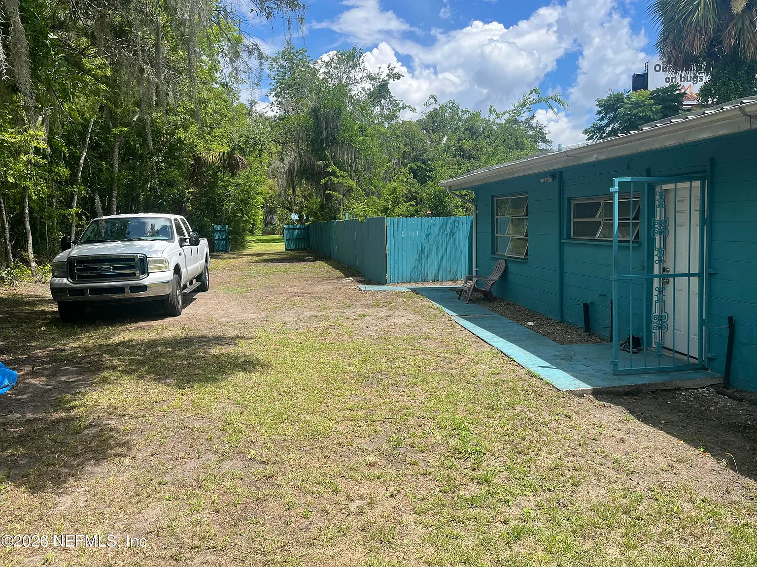 3 bed, 1.0 bath, 1003 sqft, $1,200 — Photo 2