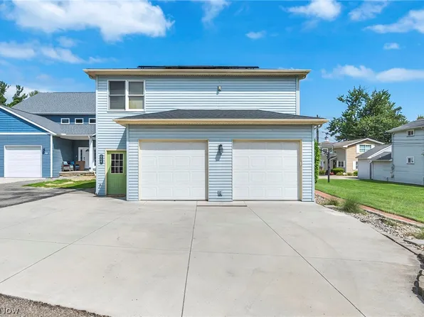 664 Pine Dr, Lake Milton, OH 44429
