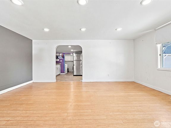 5th image of 10409 3rd Avenue SW