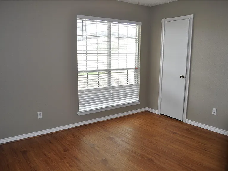 22411 Merrymount Dr — Photo 7