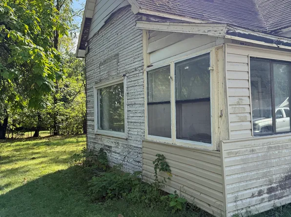 825 N Brady St, Muncie, IN 47303