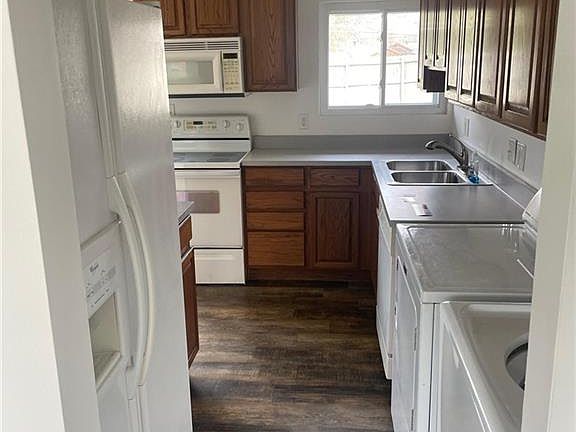 4th image of 1709 Lanbury Dr