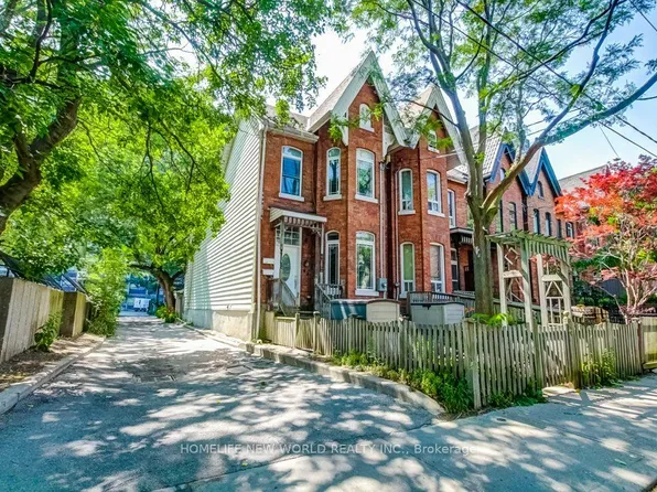 92 Seaton St #B, Toronto, ON M5A 2T3