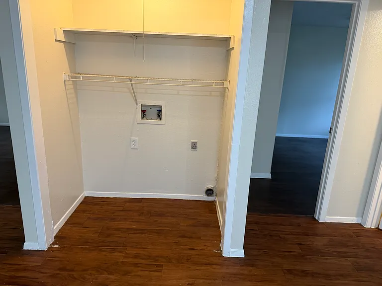 1901 W Loop #B — Photo 6