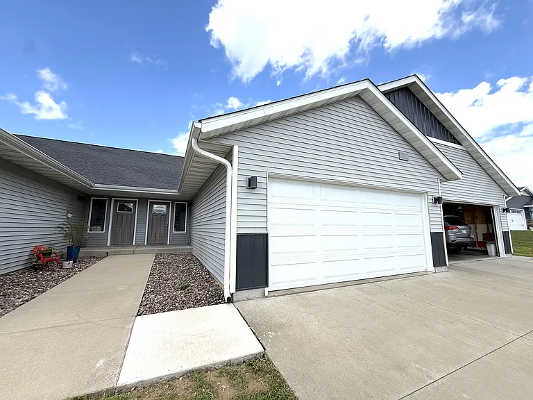 1933 Southridge Ave #1 — Photo 9