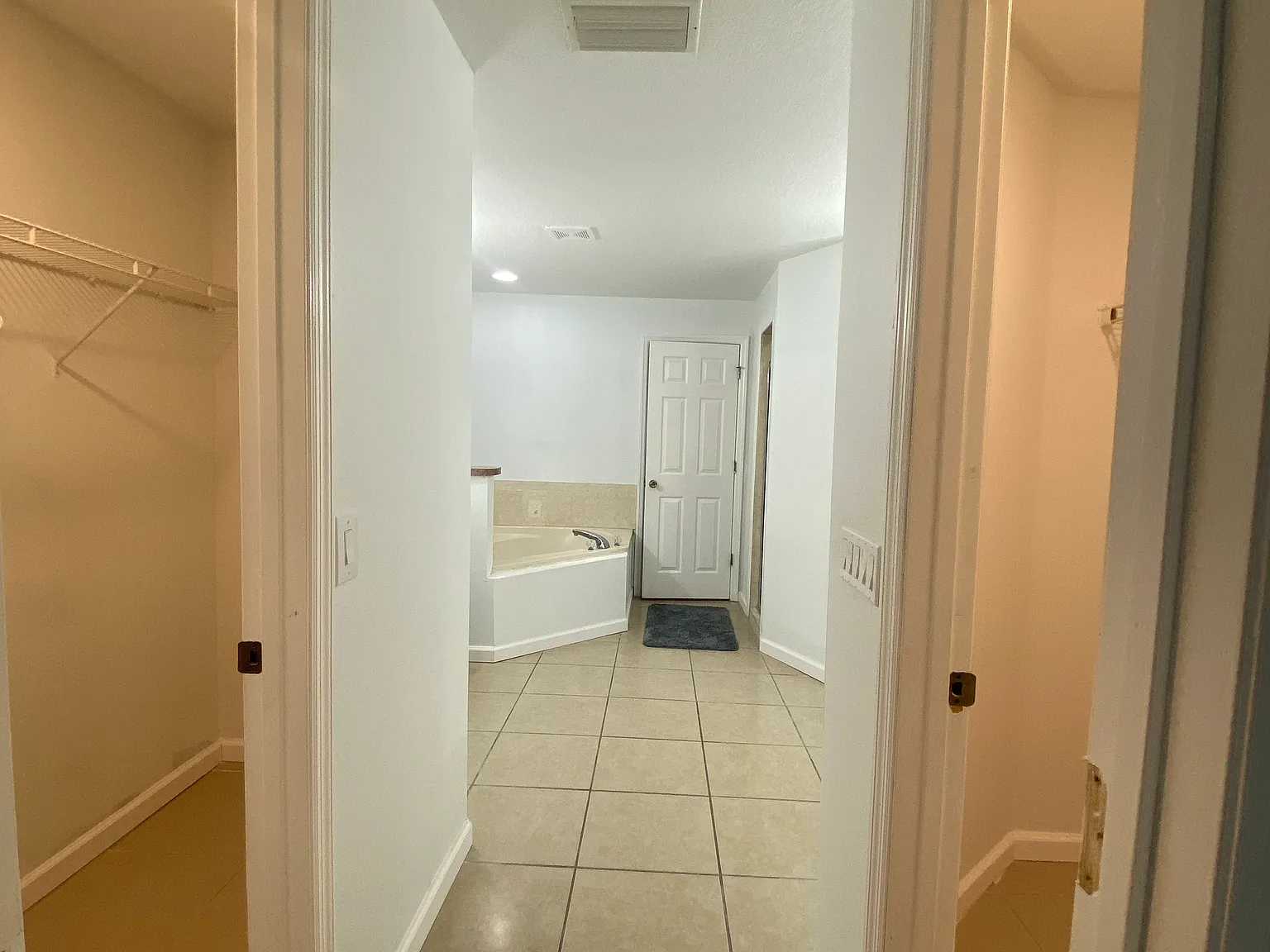 3 bed, 1369 sqft, $1,600 — Photo 4