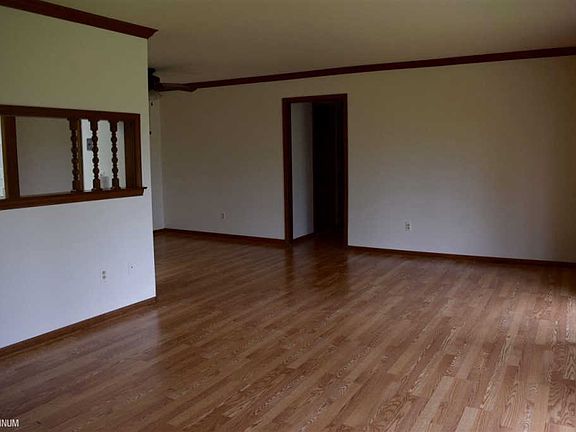 3rd image of 14958 Kent Ct