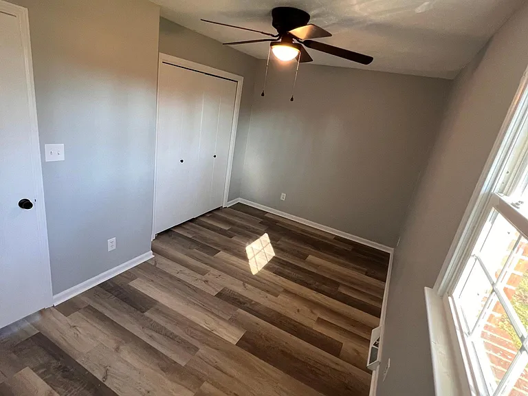 407 Knobview Dr — Photo 12