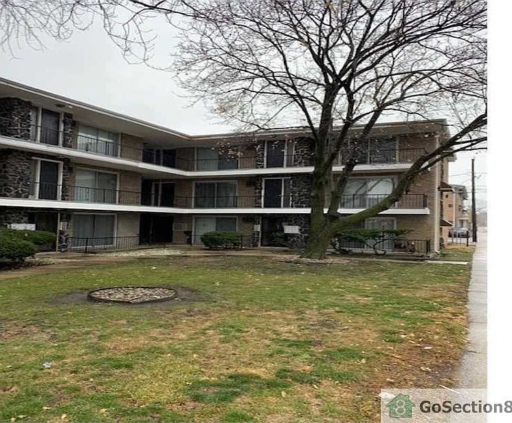 1st image of 473 Hirsch Ave #3A