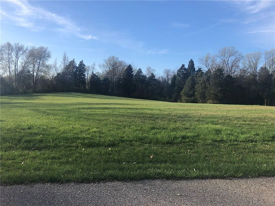 1st image of 982 S Cedar Trce