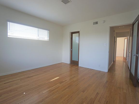 4th image of 747 S Plymouth Blvd APT 5A