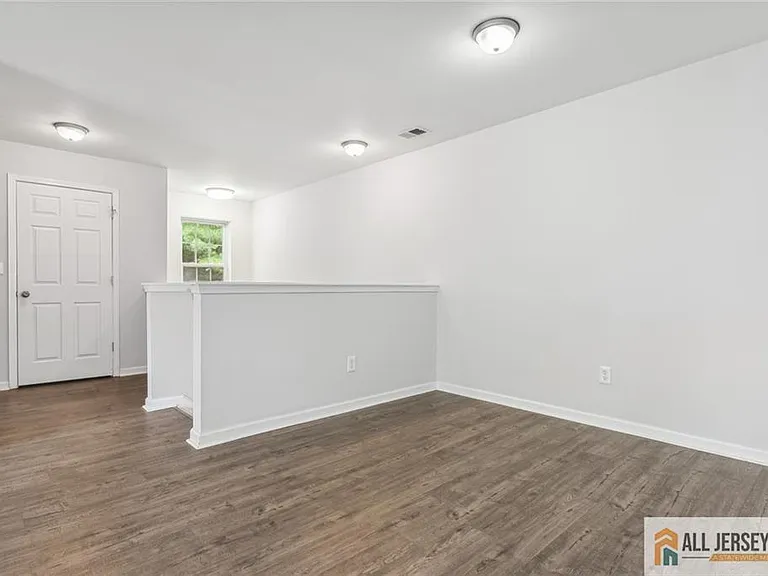 2602 Cypress Ln — Photo 10