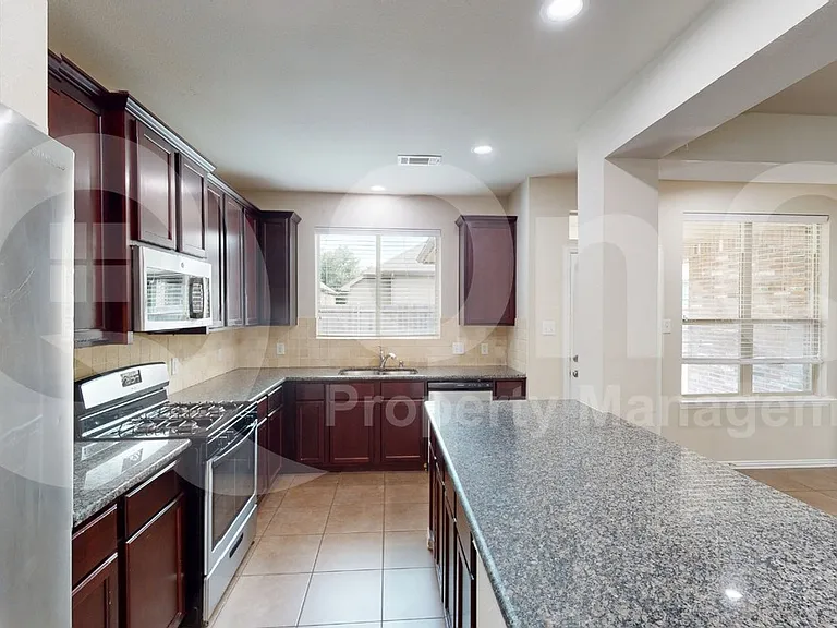 1512 Cockatiel Dr — Photo 4