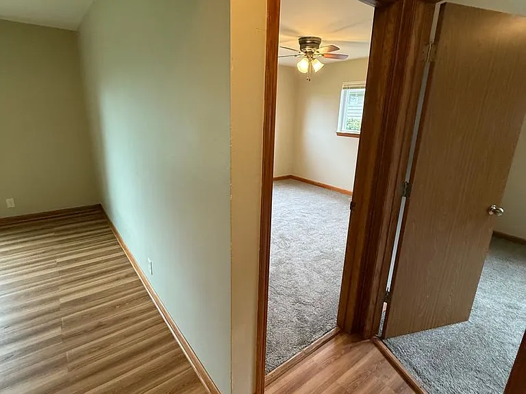 Evergreen Terrace Apartments — Photo 17