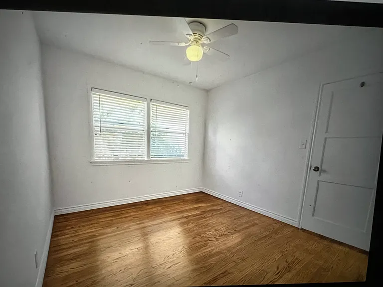 305 Coronado — Photo 18