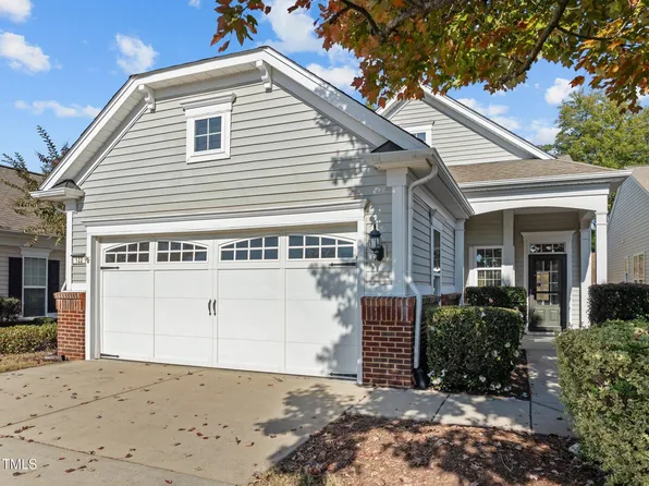122 Arvind Oaks Cir, Cary, NC 27519