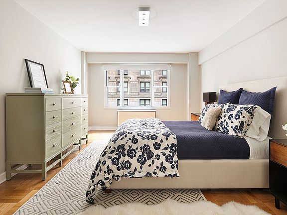 4th image of 310 Lexington Ave APT 4J