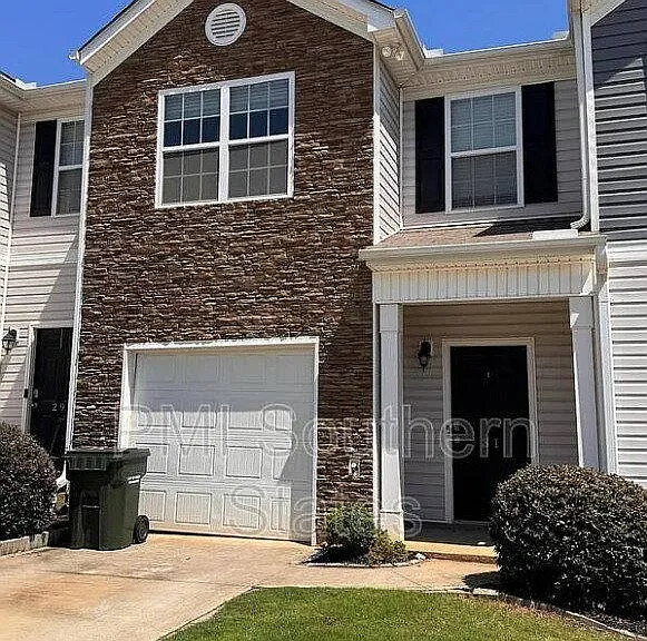 31 Moorlyn Ln — Photo 1
