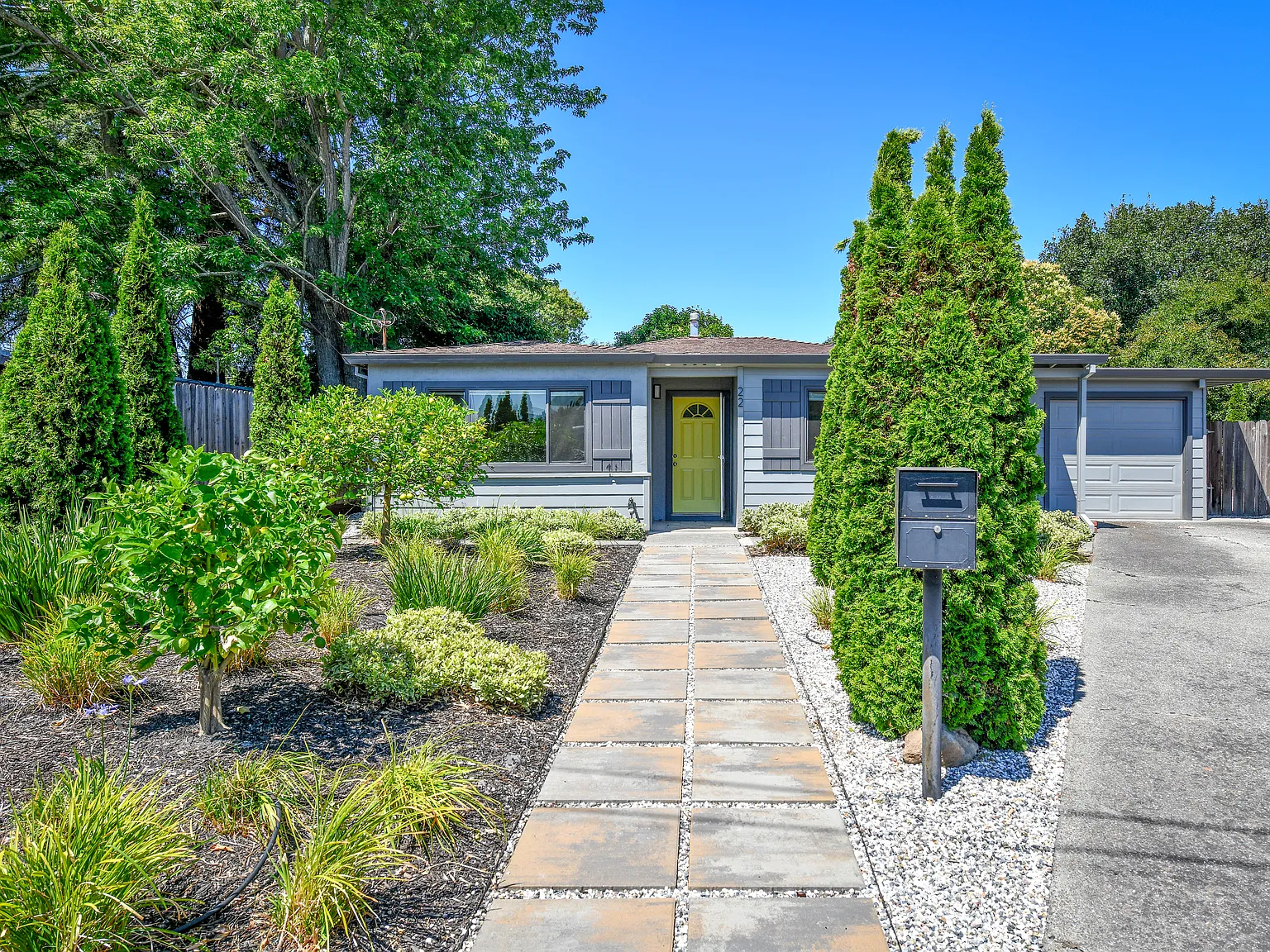 3 bed, $3,275 — Photo 1
