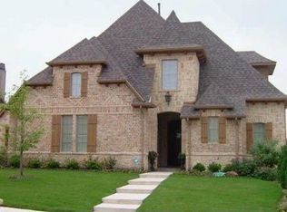 18 Tennis Village Dr, Heath, TX 75032