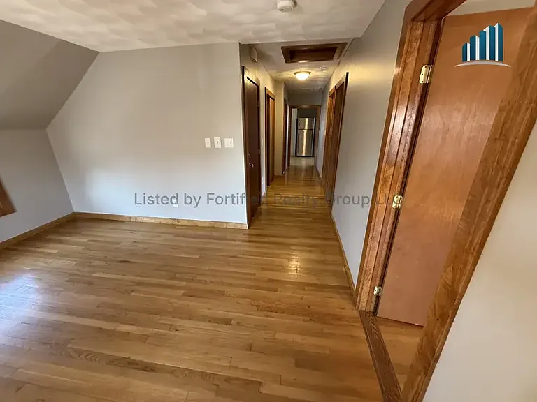 132 Hall St #3 — Photo 3